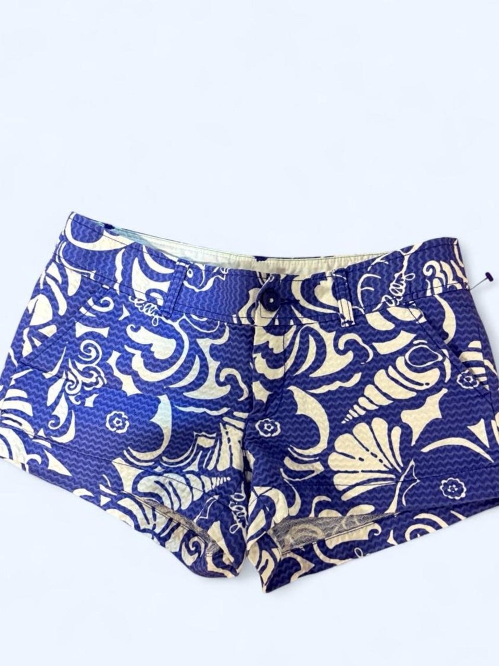 Lilly Pulitzer low rise vintage Y2K short shorts with shell print size 2